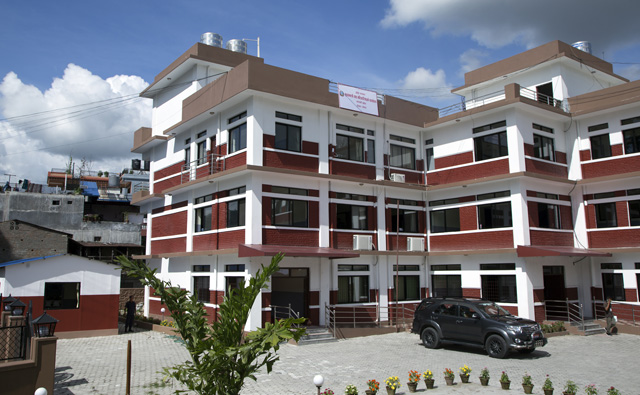 भाटभटेनीद्वारा रु २५ लाख सहयोग