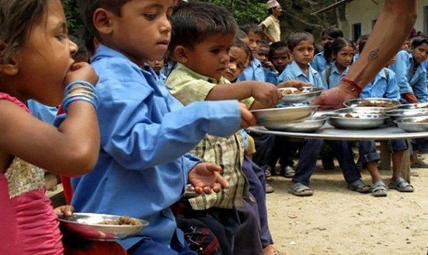विद्यार्थीको खाजामा चरम घोटला