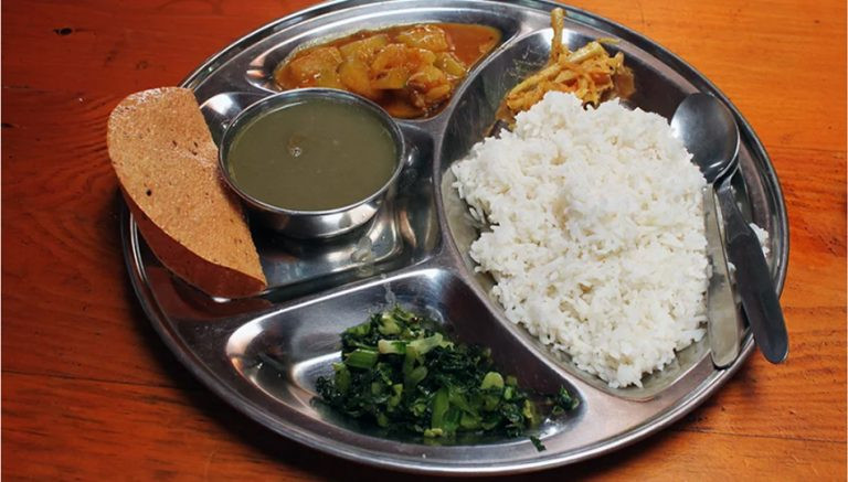 अत्यावश्यक सेवामा खटिनेलाई निःशुल्क खाना