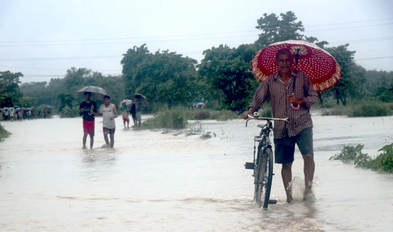 कोशीमा पानीको सतह बढ्याे, निकास नहुँदा दक्षिणी भेग डुबानमा