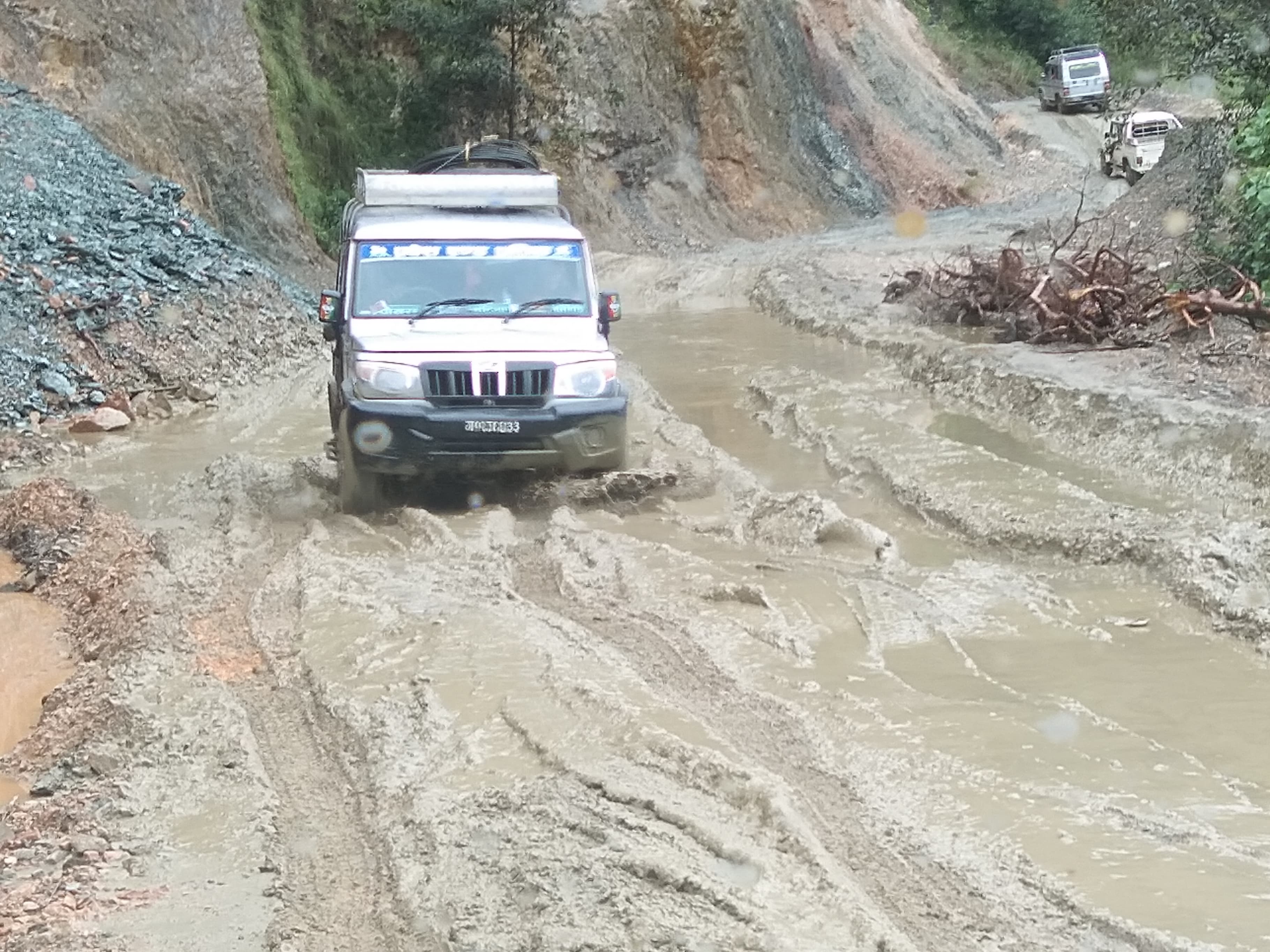 मध्यपहाडी राजमार्गः सम्झौताको सात वर्षपछि ठेक्का रद्द