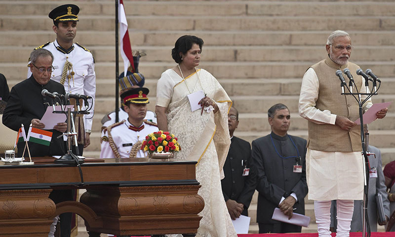 दोस्रो कार्यकालका लागि मोदीको शपथ विहीवार