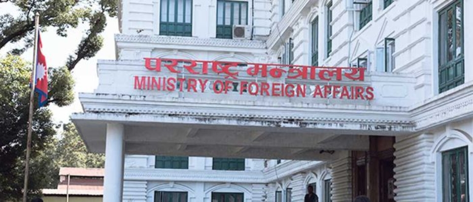 औषधि, उपकरण खरिदमा सघाउन चीनसँग आग्रह