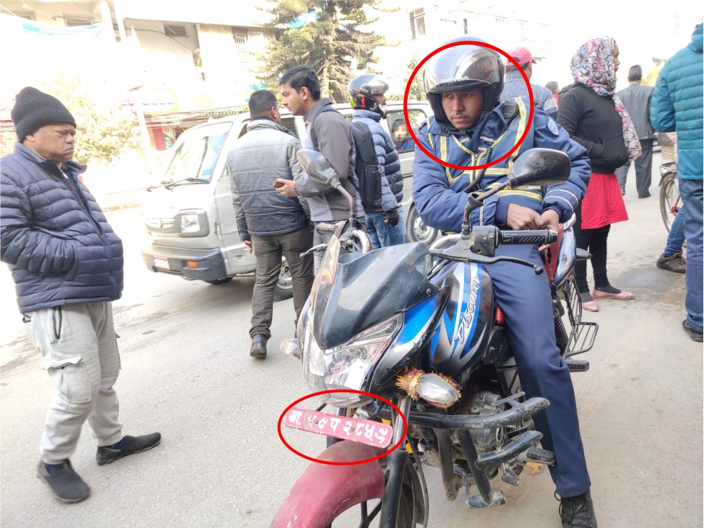 ट्राफिकको दादागीरि यस्ताेसम्म !
