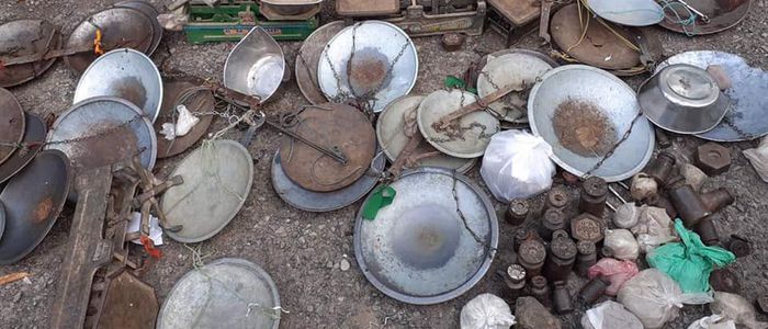 उपभोक्ता ठग्ने मासु पसलका तराजु जफत