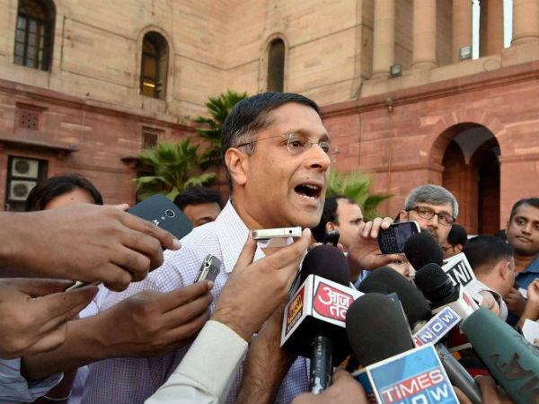 भारतको अर्थ व्यवस्था आइसीयूको तर्फ अघि बढेको अरविंदको भनाई
