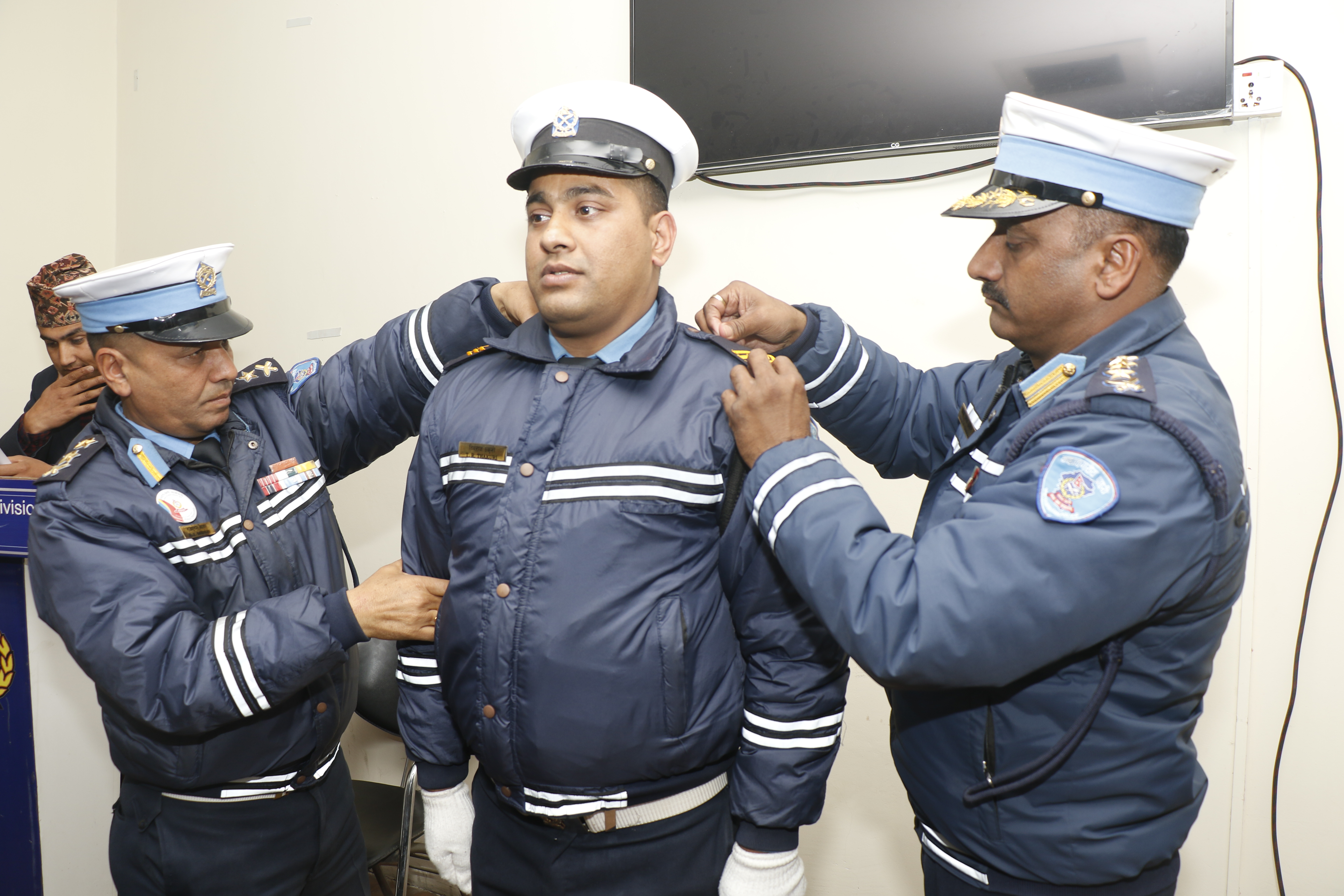 ट्राफिकका ५२ जना प्रहरी जवानबाट हवल्दारमा बढुवा