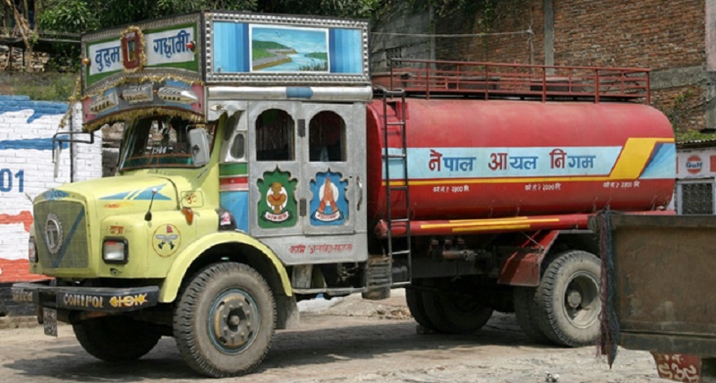 भारतले फेरि किन इन्धन रोक्यो ?