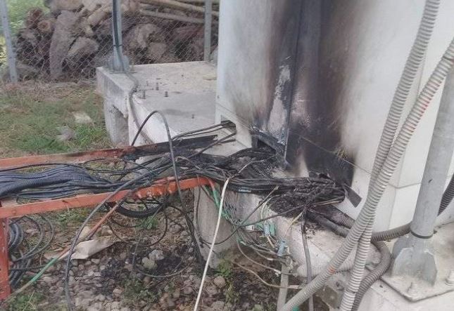 गेटको ताला काटेर एनसेल टावरमा आगजनी
