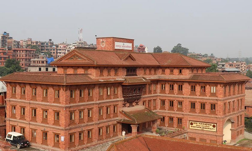 भक्तपुरका बिद्यार्थीलाई ५ लाख ऋण