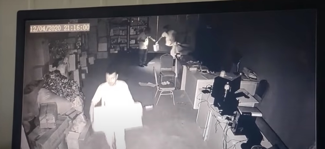 कोरोना अस्पतालका कर्मचारीले नै चप्पल, मास्क र सेनिटाइजर चोरेपछि...