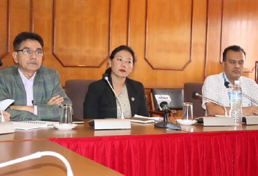 असोज १३ गते प्रधानमन्त्री ओलीले नेपाललाई खुला दिसामुक्त राष्ट्र घोषणा गर्दै