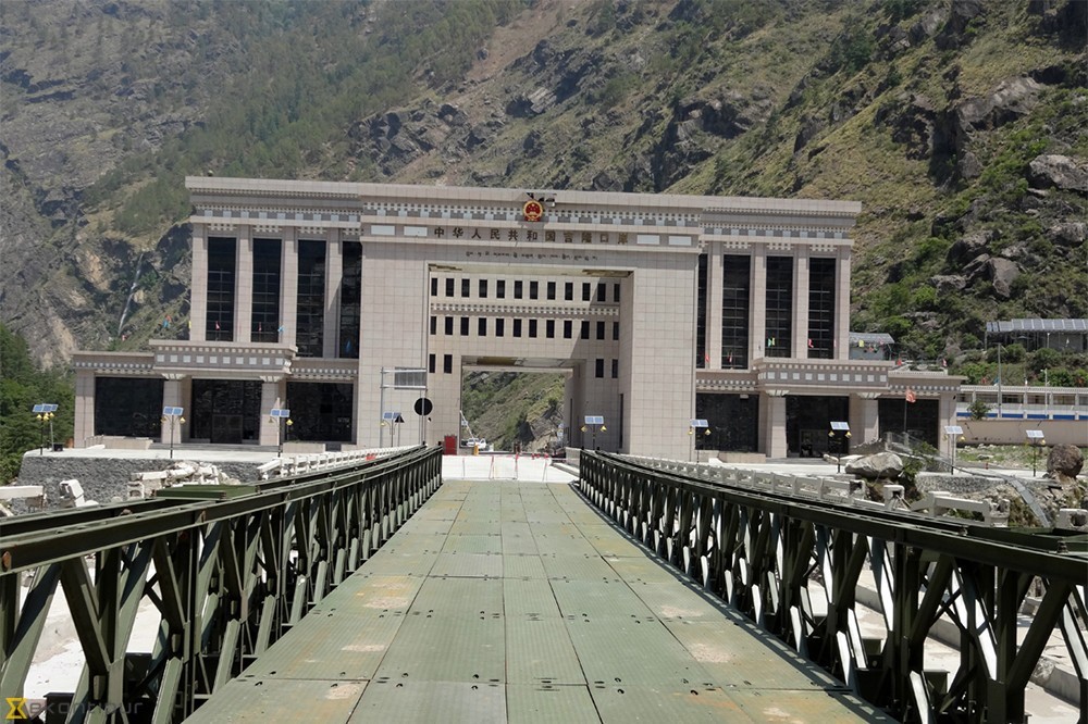 भन्सारै रित्याउने गरी राजस्व हिनामिना