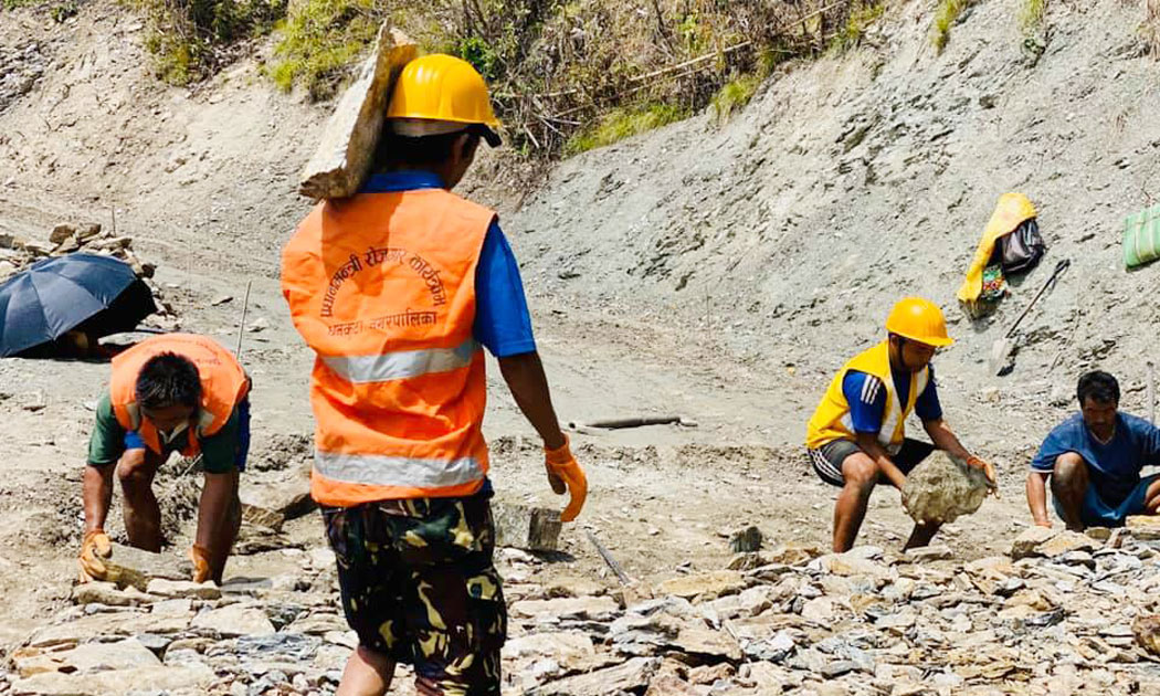 शुरु भयो २ लाखलाई रोजगारी दिने प्रधानमन्त्री रोजगार कार्यक्रम