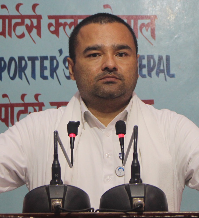 'नक्कली हस्ताक्षर गरेर बैंकले सम्पत्ति खान खोज्यो'