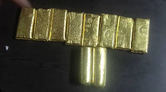 आठ किलोग्राम सुनसहित चिनियाँ नागरिक पक्राउ