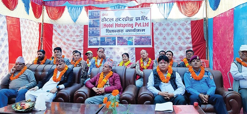 तातोपानीमा १५ करोडको लागतमा होटल बन्दै