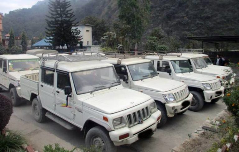 १३ किमि यात्रा गर्न पाँच सय रुपयाँ भाडा