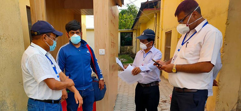 कैलालीका कोरोना संक्रमित ३४ वर्षीय युवक निको भएर घर फर्किए