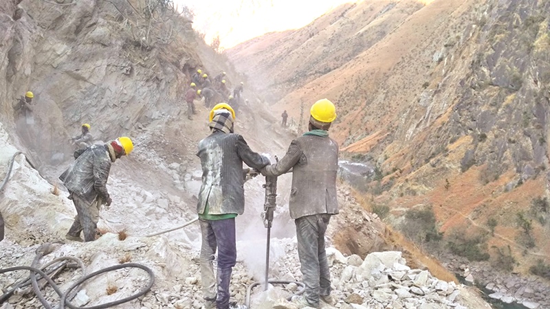 कर्णाली करिडोर : जोखिम मोलेर खोलिँदै ट्रयाक