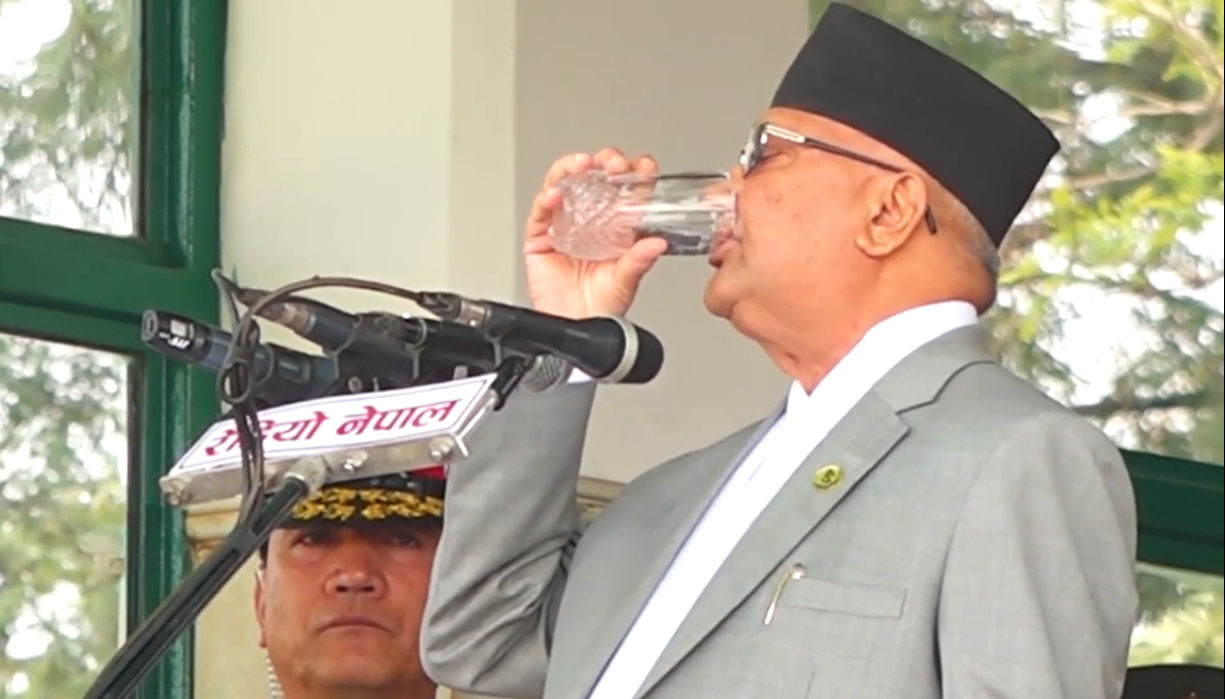 बोल्दाबोल्दै किन भासियो प्रधानमन्त्री ओलीको स्वर ?