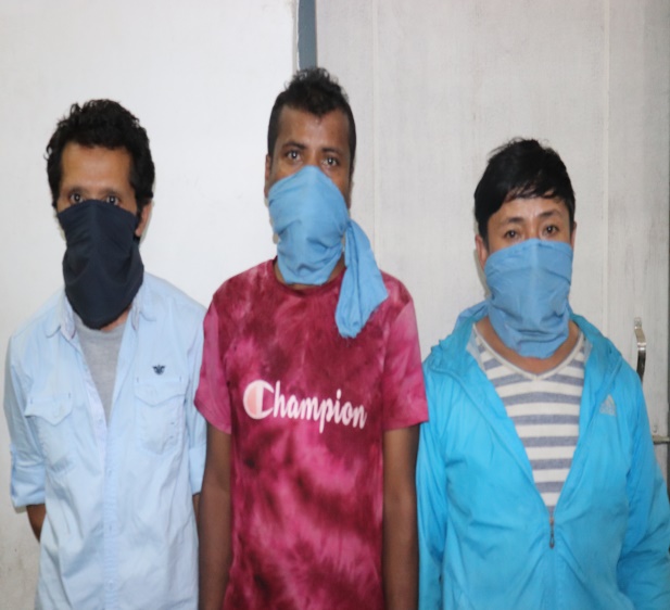 सिक्री थुत्ने तीनजना प्रहरीको कब्जामा