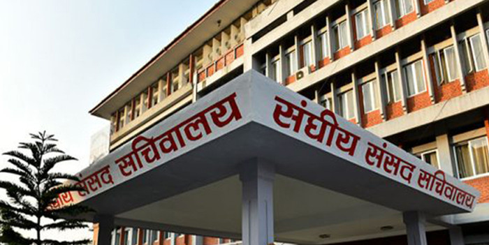 महिना दिनमै बिग्रिए साढे ६ करोडका ११ गाडी