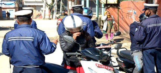 'लकडाउन' अवज्ञा गर्ने १ सय ५० जना सिन्धुपाल्चोकबाट नियन्त्रणमा