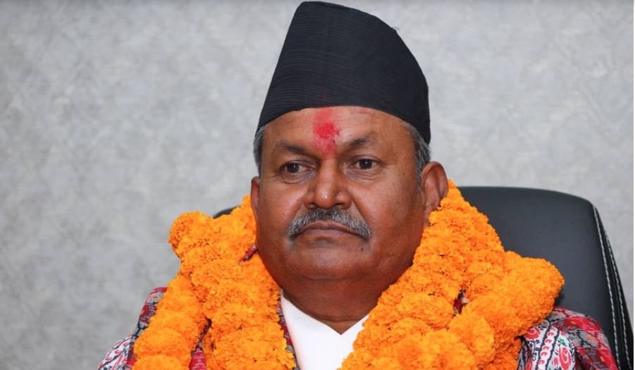 कामचोर प्रवृत्ति नदेखाउन कर्मचारीलाई श्रम मन्त्रीको निर्देशन