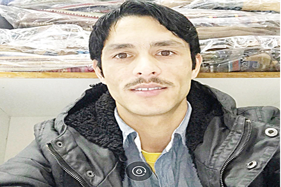 स्पेन पुग्यो ठग, युवती यतै धुरुधरु