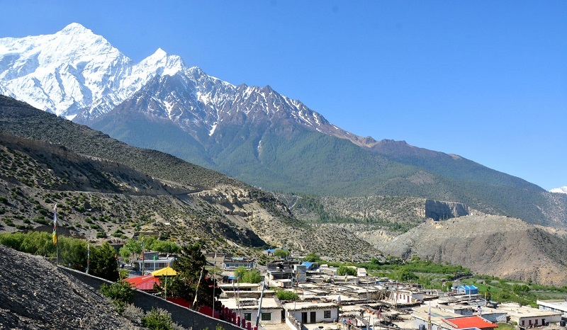 मनै लोभ्याउने मुस्ताङको ठिनी गाउँ