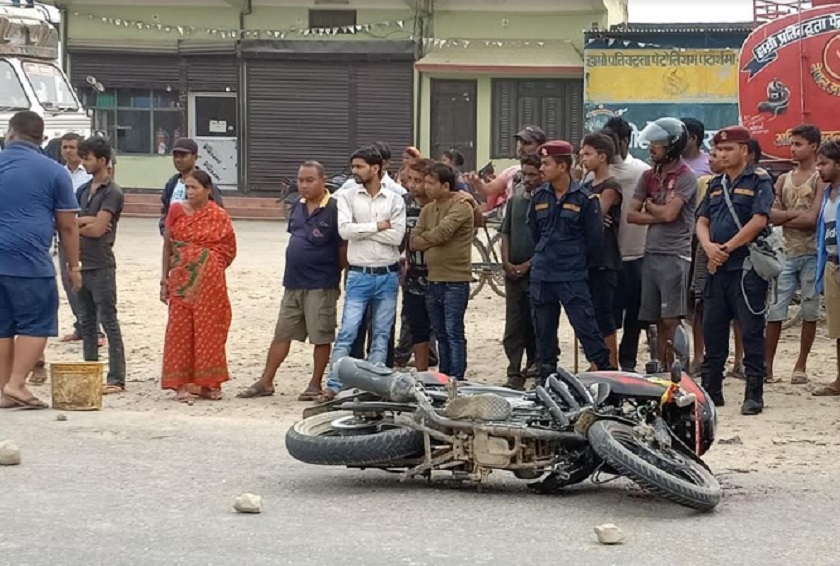 ट्रिपरकाे ठक्करले एक मुत्यु, एक गम्भिर घाइते