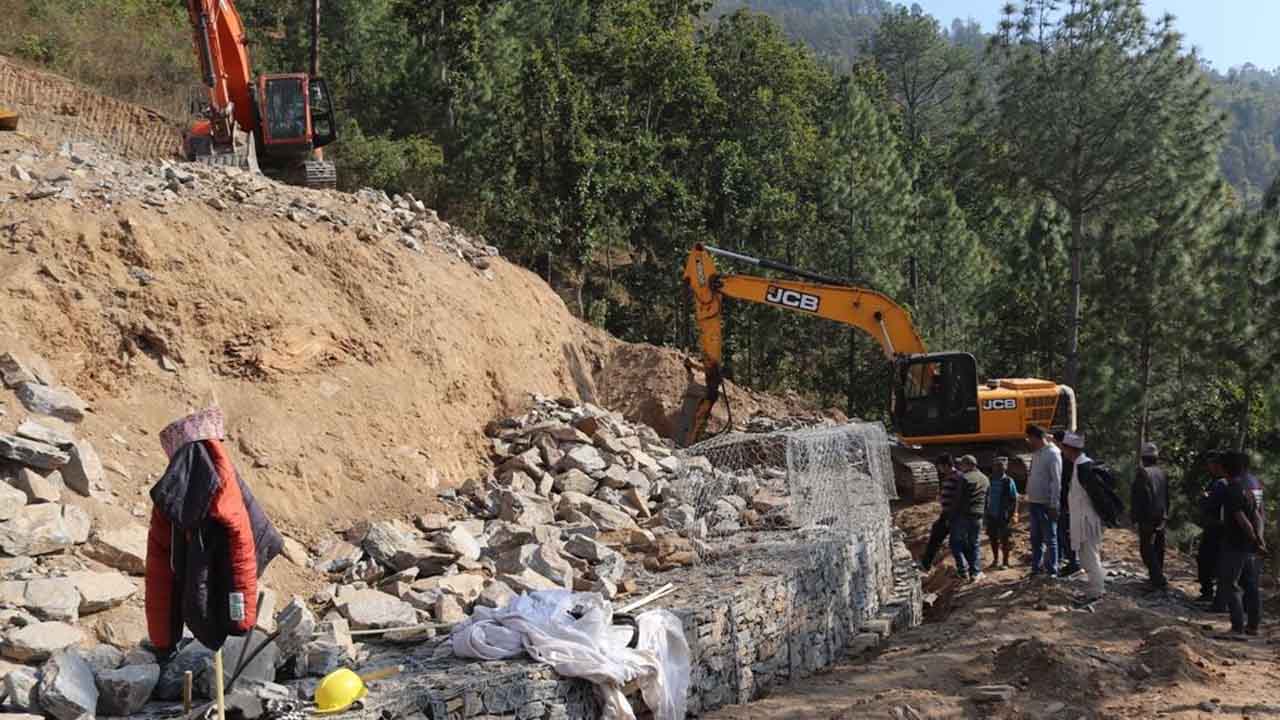 ठेकेदार नेताले देश निर्माणमा दिएको दुख, निर्माण व्यवसायीको ‘कन्ट्रक्सन होलिडे’