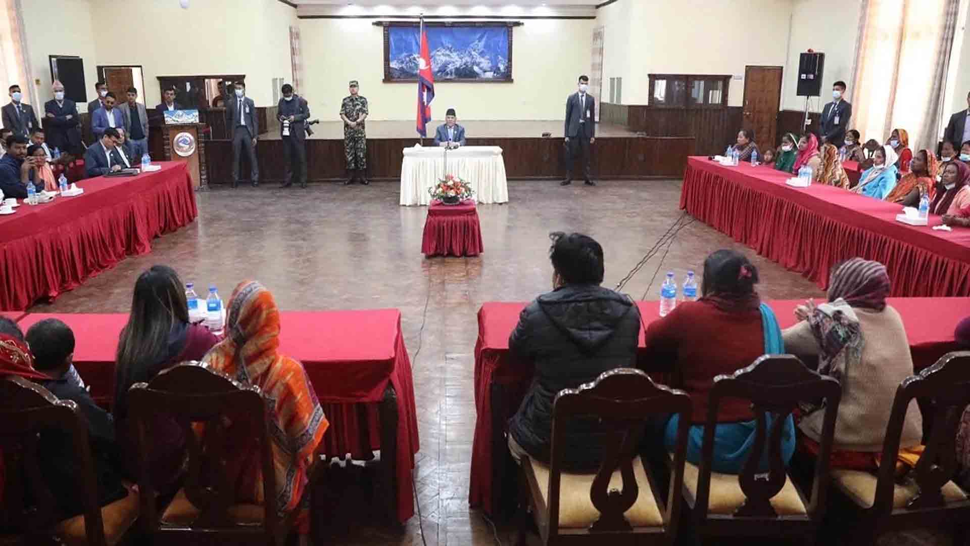 मिटरब्याजी विरुद्ध पक्राउ पुर्जी जारी गर्नुपर्ने मागमा प्रचण्डको यस्तो आश्वासन