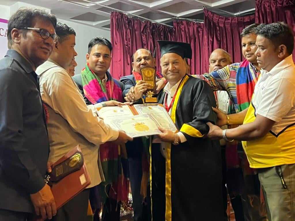समाजसेवी  भिमसरीया समाज सेवामा मानार्थ डक्टरेट अवार्डबाट सम्मानित