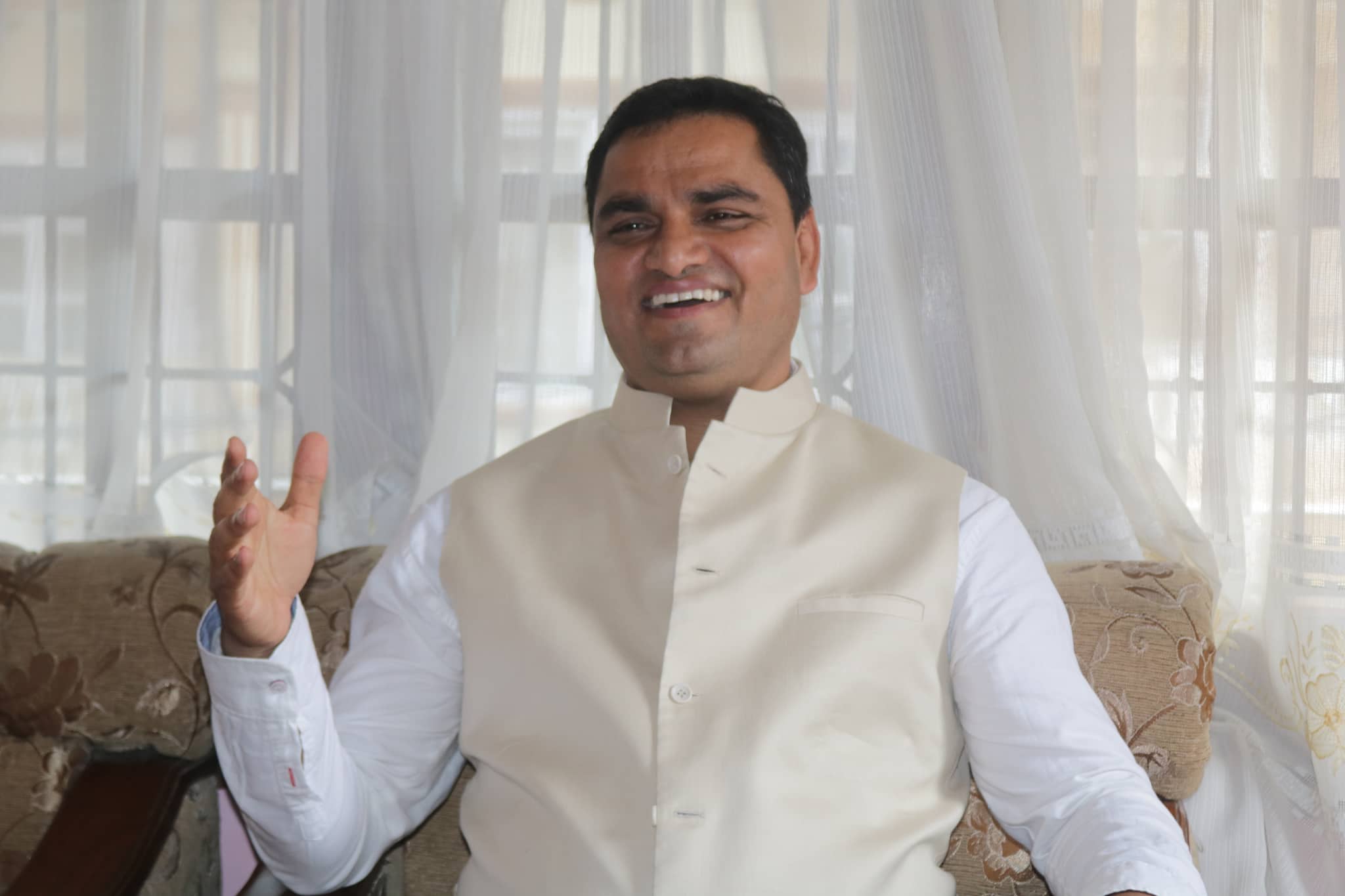 सांसद पौडेल र प्रदेशसभा सदस्य सुवेदीको एक महिनाको तलब भूकम्प पीडितलाई दिने