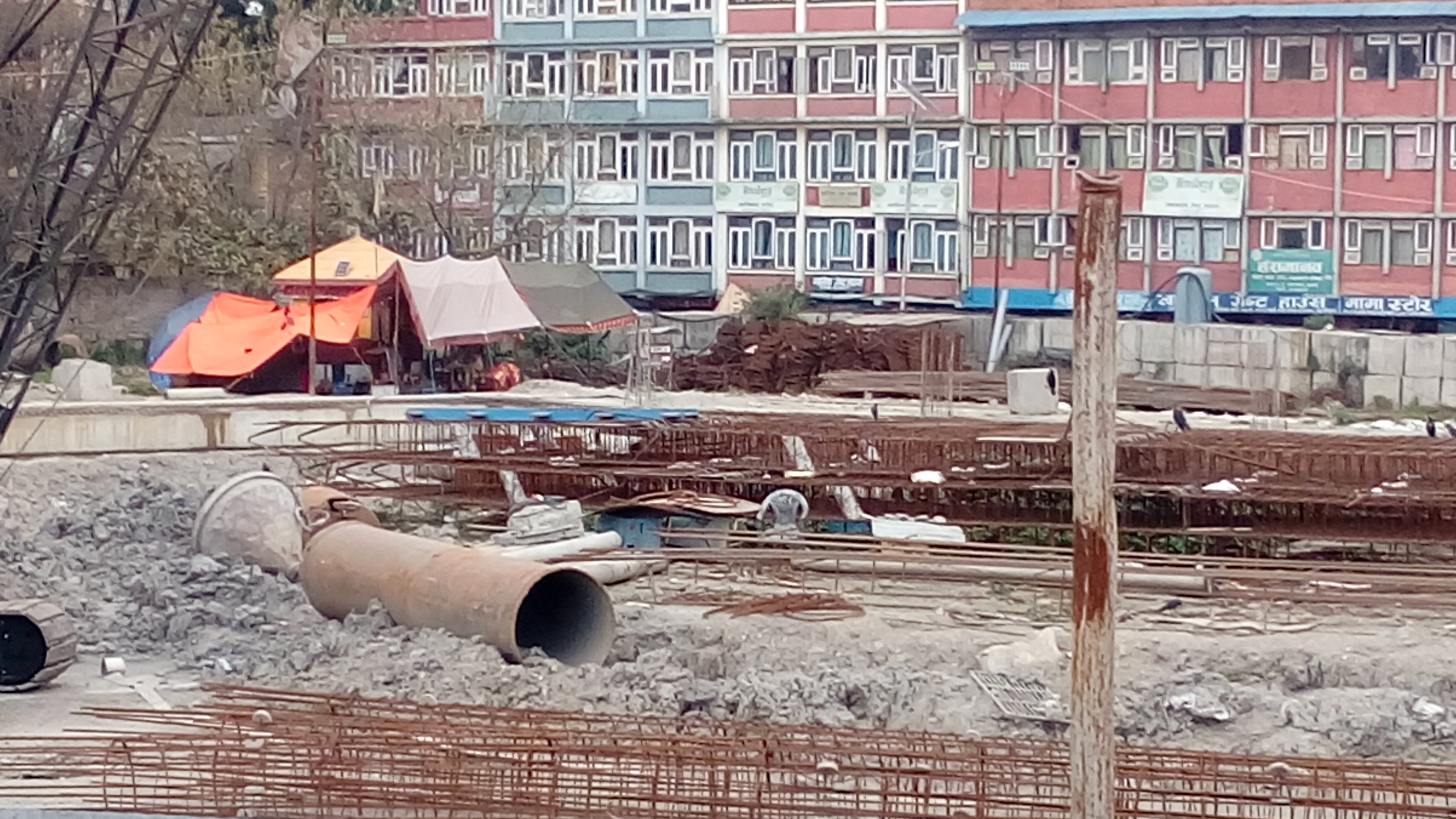 एक तल्ला पनि नठडिएको १२ तल्ले काठमाडौं भ्युटावर १८ महिनामा सक्काउने दाबी