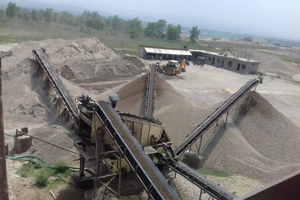 क्रसर उद्योगको मापदण्ड खुकुलो बनाइँदै, राजमार्गको १ किलोमिटरमै सञ्चालन गर्न पाइने