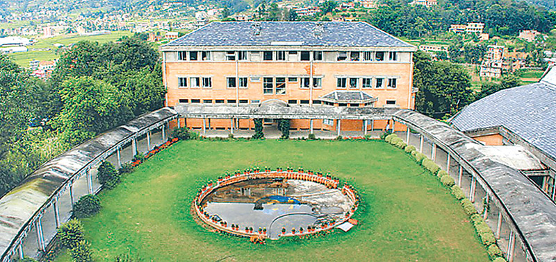 २१ दिनपछि काठमाडौं विश्वविद्यालयको ताला खुल्यो