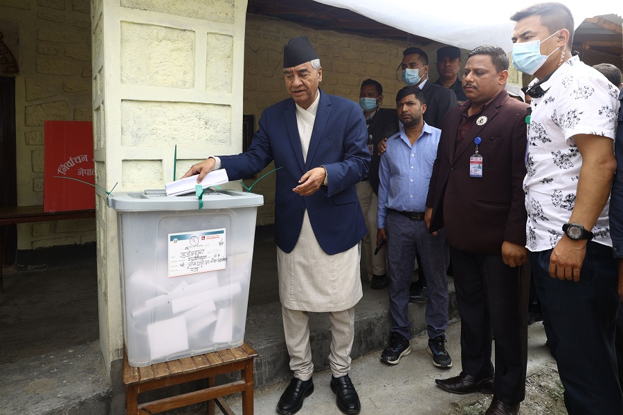 देशभर ३५ प्रतिशत मत खस्यो, सात जिल्लामा मतदान कार्य अवरुद्ध