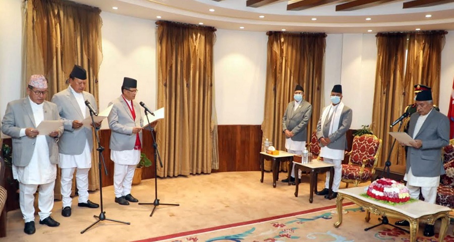 नवनियुक्त तीन मन्त्रीद्वारा शपथ