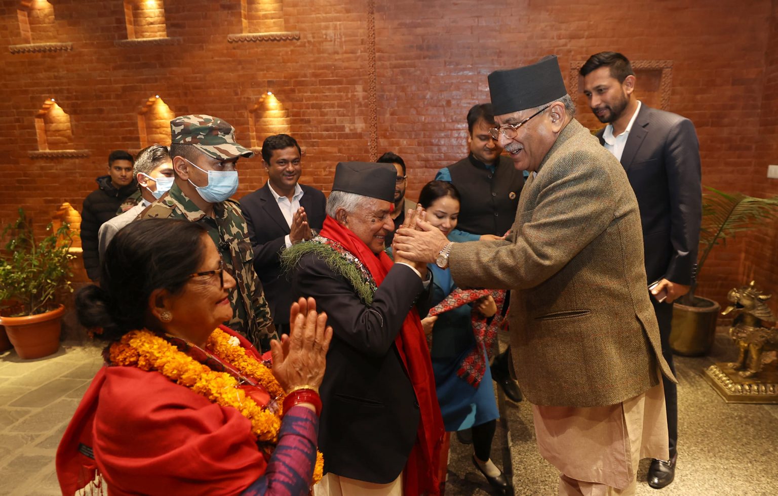 राष्ट्रपति निर्वाचित भएपछि प्रचण्डलाई धन्यवाद दिन बालुवाटार पुगे रामचन्द्र