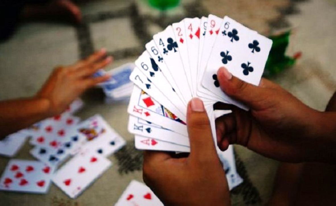 जुवातास खेलिरहेका १४ जना पक्राउ