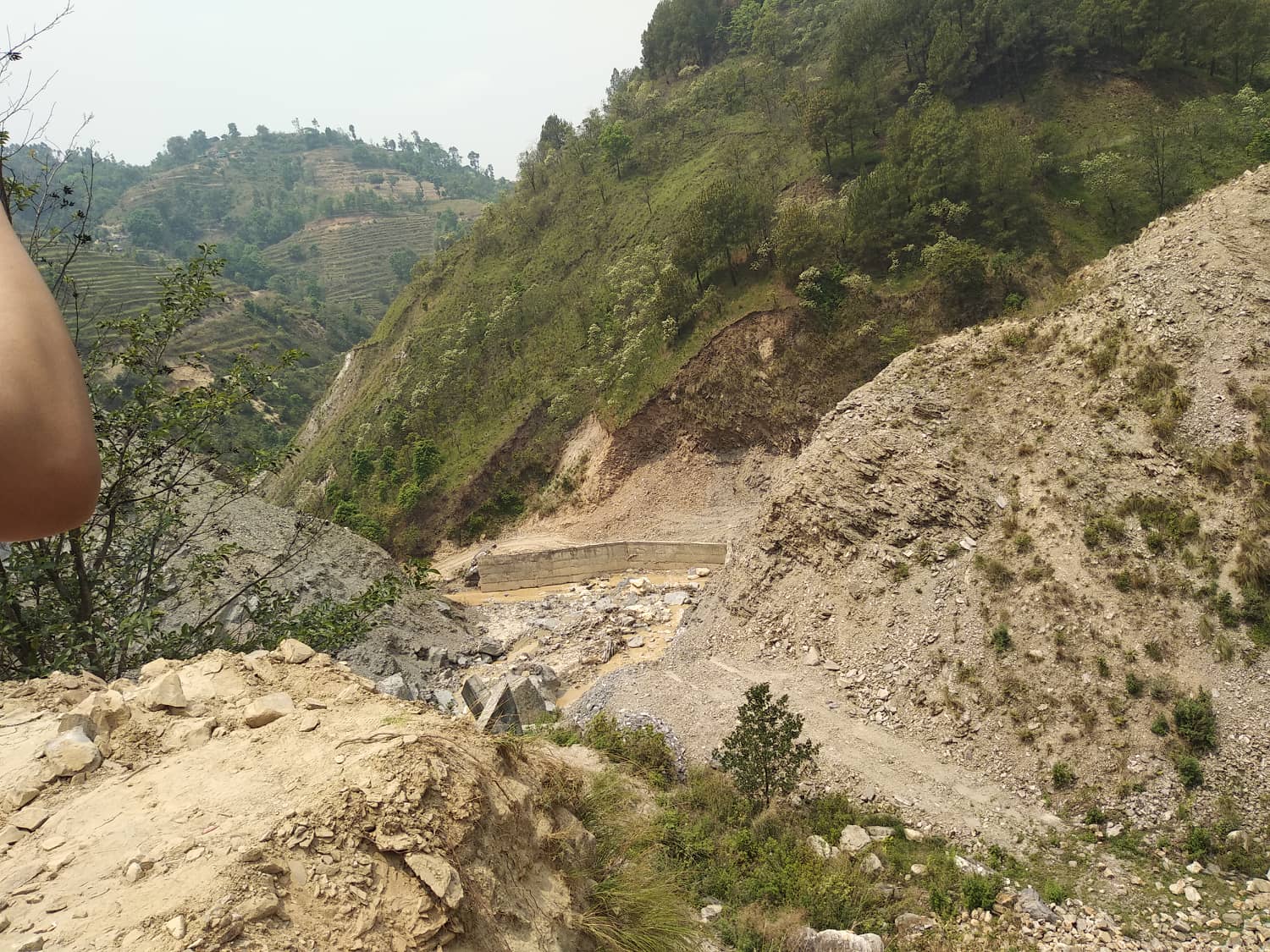 मुआब्जा पाएको दशक बितेपनि जग्गाधनीले पाएनन् लालपुर्जा