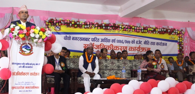 पूर्वकै पहिलो रात्रिकालीन बजार सुन्दरहरैँचामा