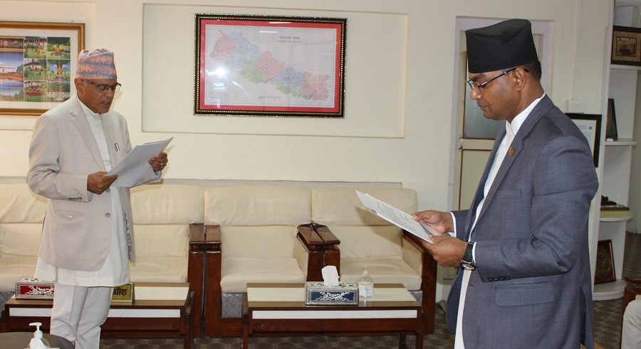 अर्थ सचिव कृष्णहरिले लिए राष्ट्र बैंक सञ्चालक समितिको सदस्यको रूपमा शपथ