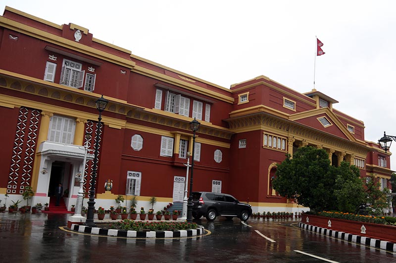 राष्ट्रपति कार्यालयको गलैँचा आपूर्ति बोलकबोल मार्फत, मूल्य २७ लाख १२ हजार १५० मत्रै
