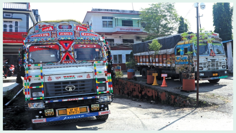 खराब नियत राखेर आठ ट्रक सुपारी नियन्त्रणमा लियो प्रहरीले