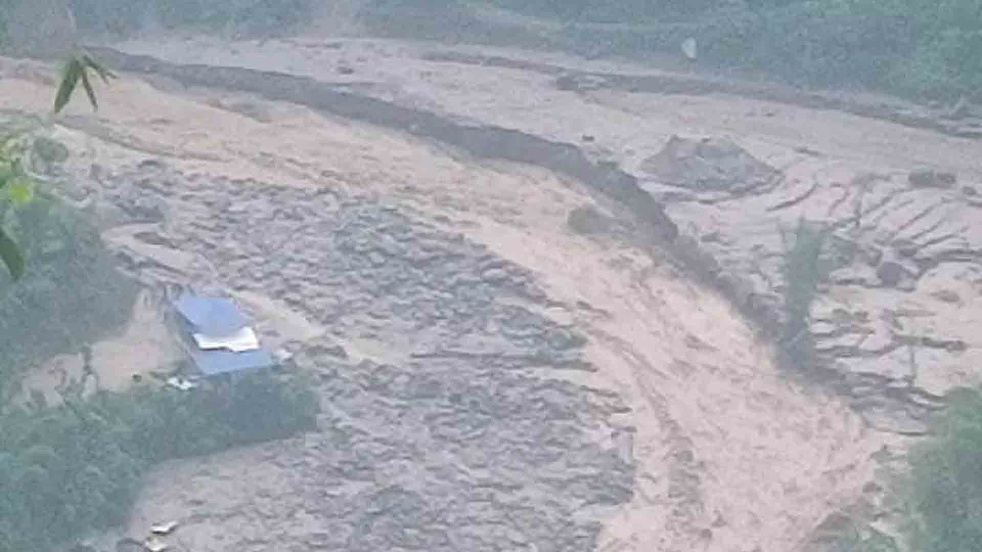 बजारसँग यातायात सम्पर्क विच्छेद, दैनिक उपभोग्य वस्तुको अभाव