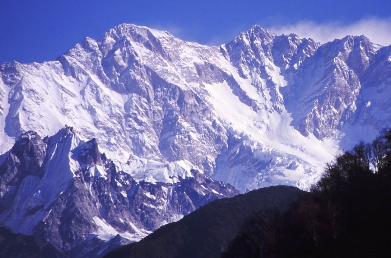 कञ्चनजंगा आरोहण गर्न गएका दुई पर्वतारोहीको मृत्यु